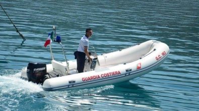 Bagnante in difficoltà salvato dalla Guardia costiera a Baia di Riaci