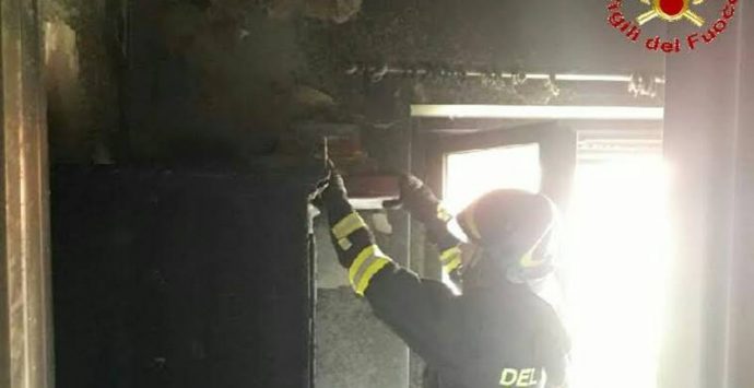 Incendio in un’abitazione a Pizzo, in fiamme casa-vacanze in un residence