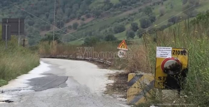 Viabilità, la provinciale chiusa che mette in ginocchio Mileto e fa scappare i turisti (VIDEO)