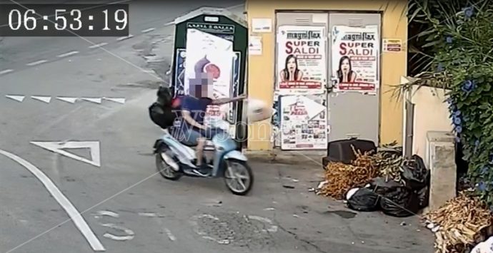 Tropea, pioggia di multe per chi abbandona i rifiuti – Video