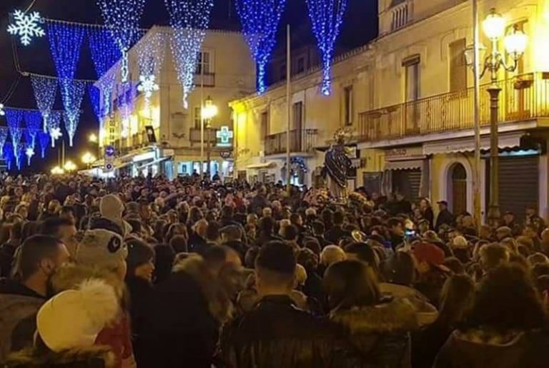 Pizzo, la secolare novena alla Madonna apre la strada al Natale