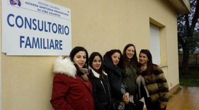 Corso preparto a rischio a Vibo, dove le cartelle cliniche finiscono a terra – Video