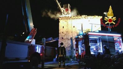 In fiamme il tetto di un’abitazione rurale a Francavilla Angitola