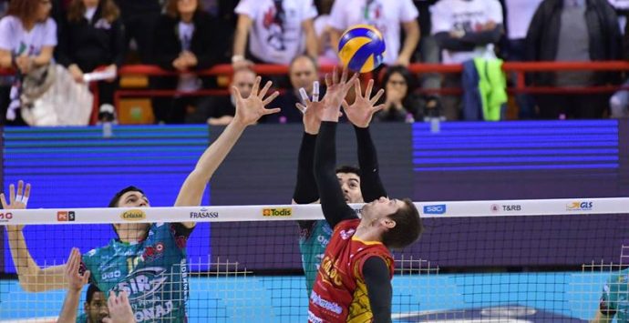 Superlega, troppo forte la capolista Perugia. Tonno Callipo ko in tre set