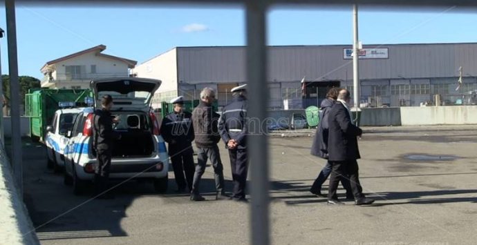 Rifiuti: la polizia municipale di Vibo sequestra l’area in uso alla Dusty a Portosalvo – Video