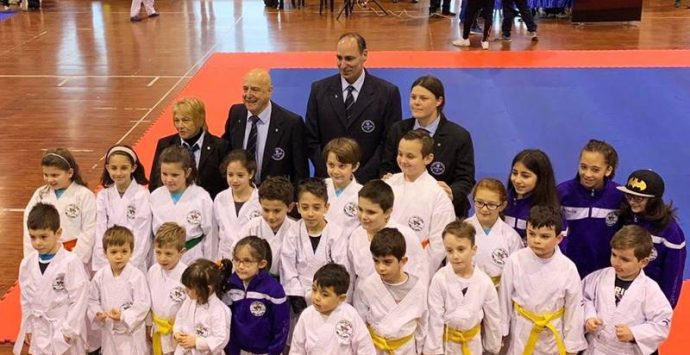 Karate, i piccoli atleti della Virtus Vibo sugli scudi al Gran premio Fijlkam