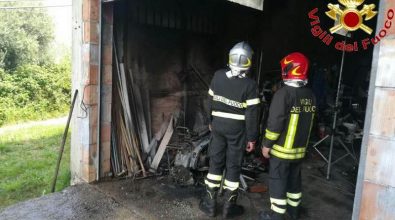 Incendio a Triparni, intervento dei vigili del fuoco