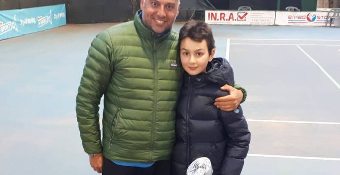 Tennis, la giovane promessa vibonese Lorenzo Accorinti trionfa al Kinder+sport