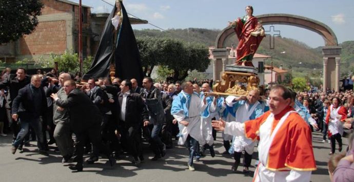 Verso la Pasqua, a Dasà tutto pronto per la ‘Ncrinata – Video