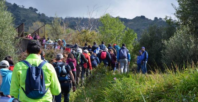 Trekking, boom di partecipanti all’inaugurazione del sentiero Cai Joppolo-Monteporo