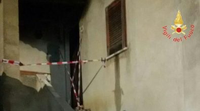 Incendio a Lampazzone di Ricadi, intervento dei vigili del fuoco