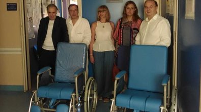 Donate all’ospedale di Vibo due nuove carrozzine per disabili