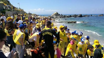 Spiagge pulite, la “carovana gialla” di Legambiente a Ricadi e Pizzo – Video