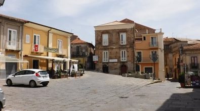 Nicotera: le richieste di denaro agli ambulanti e l’interesse per il Taranta Festival – Video