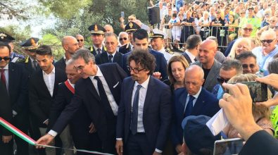 Il ministro Toninelli nel Vibonese alla riapertura della Strada del Mare – Video