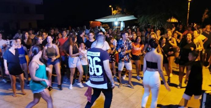 Entusiasmo a Bivona per il Beach Festival, stasera le finali e l’Holi color party