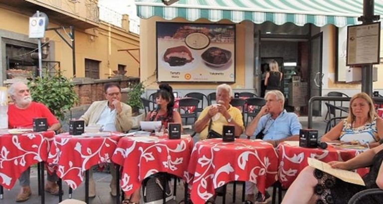 Caffè letterari a Pizzo con al centro le figure di Corrado Alvaro e Luigi Pellegrini