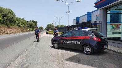 Rifiuta di sottoporsi ad esami tossicologici dopo la richiesta dei carabinieri: denunciato