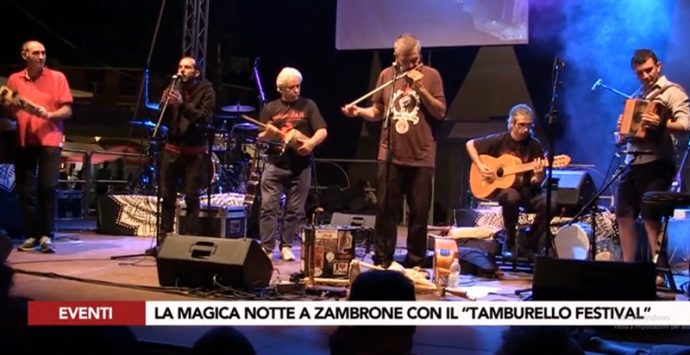 Bagno di folla a Zambrone per il Tamburello Festival – Video