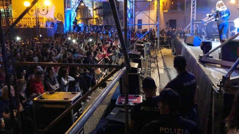 Piscopio, concerto blindato per Anna Tatangelo dopo il duplice tentato omicidio