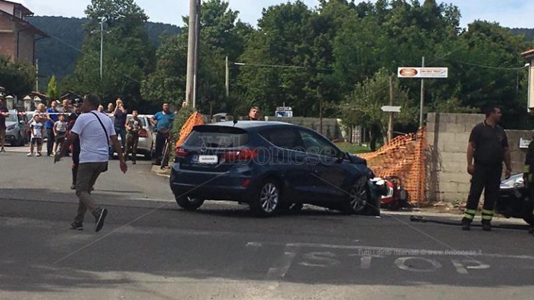 Incidente stradale a Serra: auto contro moto, un ferito