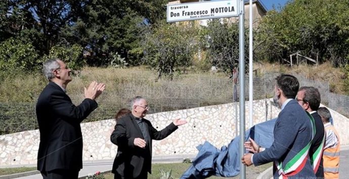 Il Comune di Cosenza intitola una strada a don Francesco Mottola