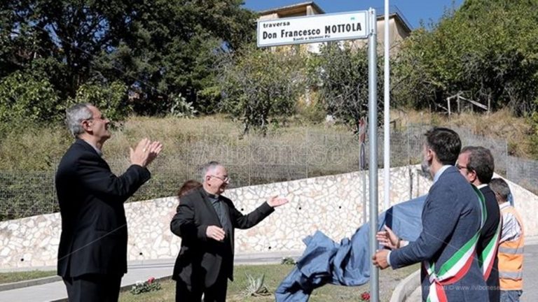 Il Comune di Cosenza intitola una strada a don Francesco Mottola