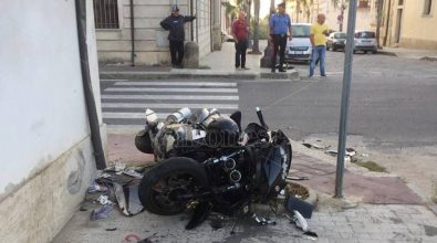 Scontro auto-moto in pieno centro a Mileto, ferito un centauro