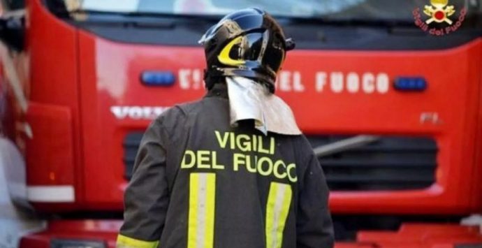 Mezzo in fiamme tra Mileto e Soriano, disagi lungo l’A2