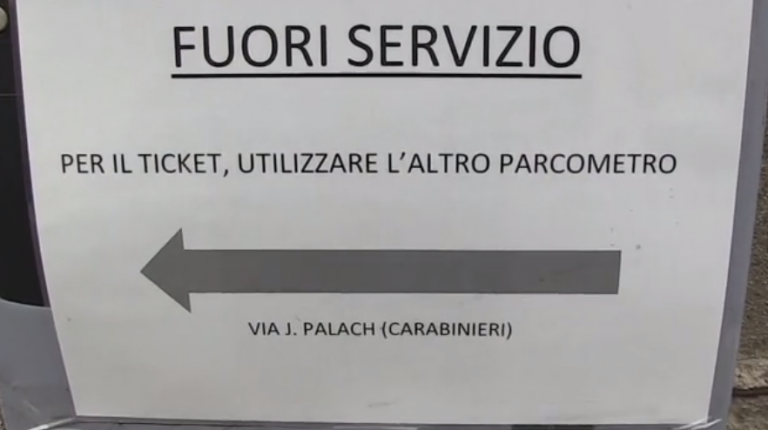 Strisce blu, parchimetri in tilt: a Vibo è ancora giungla urbana – Video