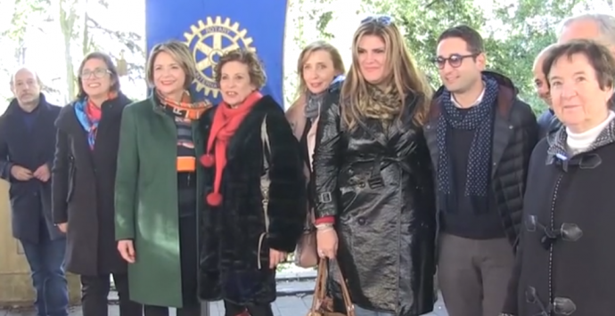 Contro la violenza sulle donne, il dono del Rotary alla città – Video