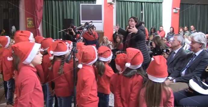 Concerto di Natale al Vespucci di Vibo Marina: note contro lo spreco alimentare – Video