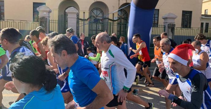 Centoventi podisti in gara a Vibo per la Corsa di Babbo Natale – Foto