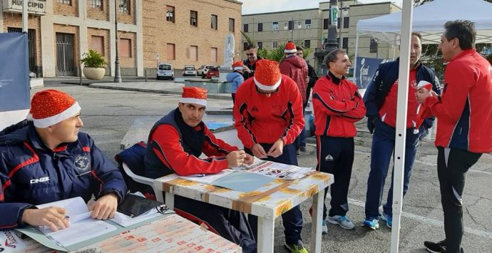 Centoventi podisti in gara a Vibo per la Corsa di Babbo Natale – Foto