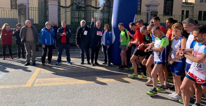 Centoventi podisti in gara a Vibo per la Corsa di Babbo Natale – Foto