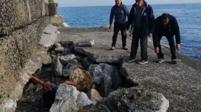 Il maltempo non risparmia Briatico: crolli al molo – Video