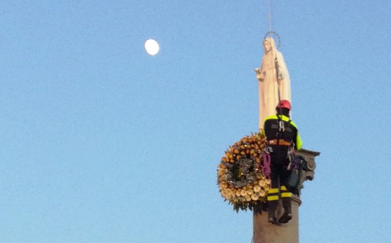 Mileto, l’omaggio dei fedeli e dei Vigili del fuoco all’Immacolata