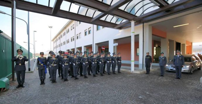 L’ultimo saluto al maresciallo Pulsoni, vittima dell’incidente di caccia di Maierato – Video