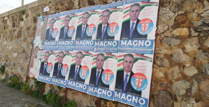 Affissioni elettorali selvagge, l’ira dei candidati cinquestelle