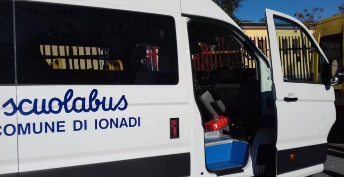 Ionadi, l’anno nuovo porta… un nuovo scuolabus