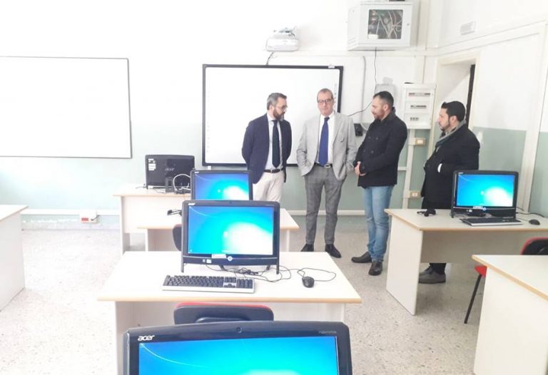 Nuovo laboratorio informatico per il liceo Machiavelli di Soriano