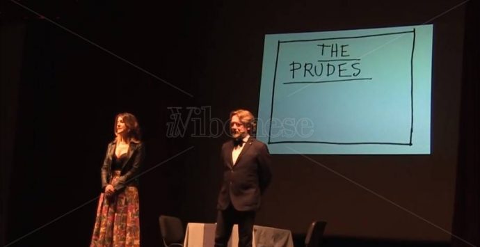 “The prudes”, a Vibo la commedia sui luoghi comuni del sesso – Video