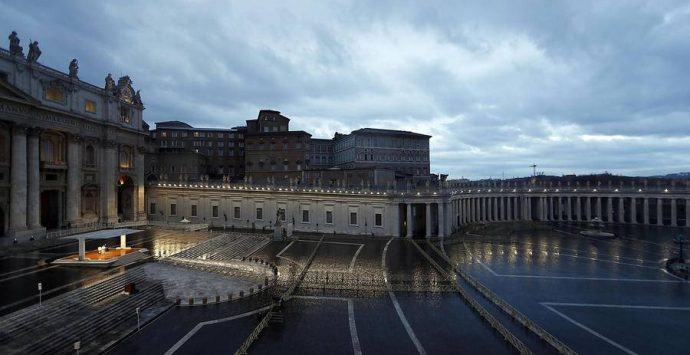 La preghiera di Papa Francesco: «Non lasciarci nella tempesta» – Video