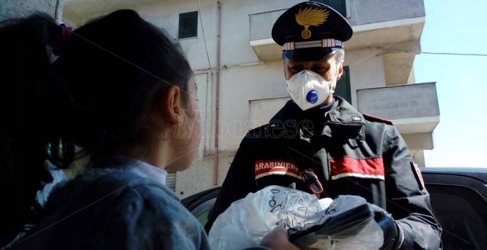 Vibo, i carabinieri consegnano i tablet per la didattica a distanza – Foto/Video