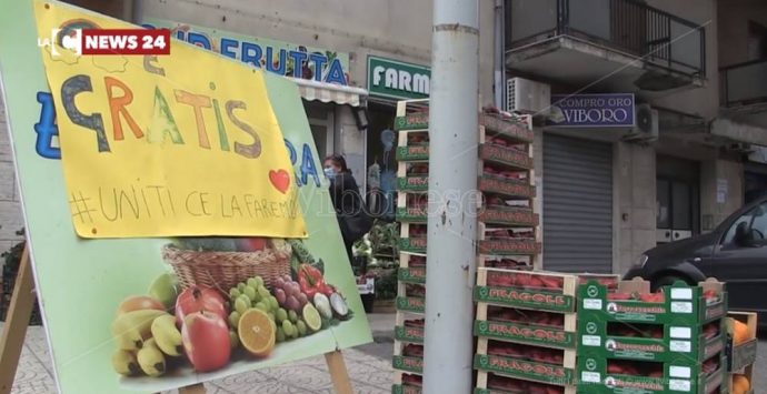 Solidarietà, a Vibo frutta e verdura gratis per i bisognosi – Video