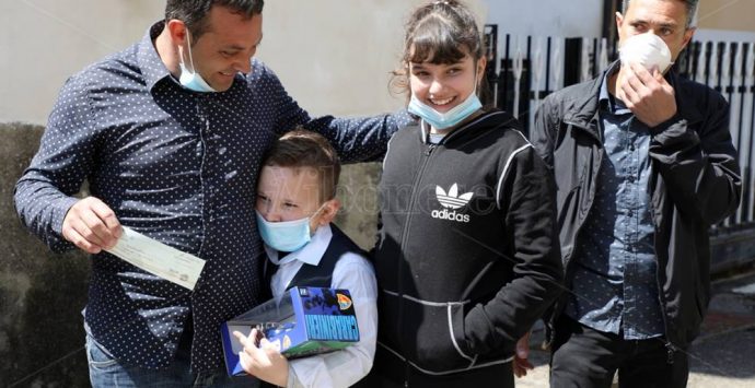 Papà Giacomo e i suoi bambini, il lieto fine della storia che ha commosso tutti – Video