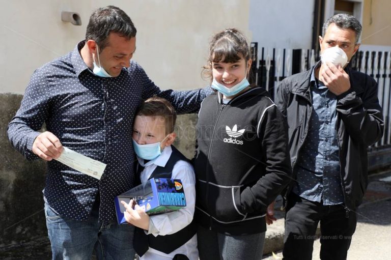 Papà Giacomo e i suoi bambini, il lieto fine della storia che ha commosso tutti – Video