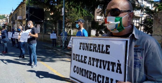 Il grido degli ambulanti vibonesi: «Siamo allo stremo, aiutateci» – Video