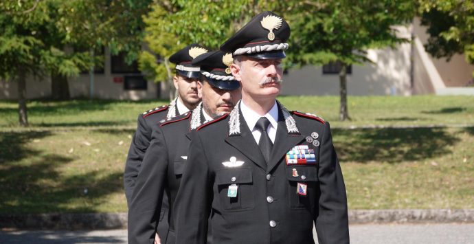 Carabinieri, il generale Paterna assegna gli encomi ai militari vibonesi – Foto-Video