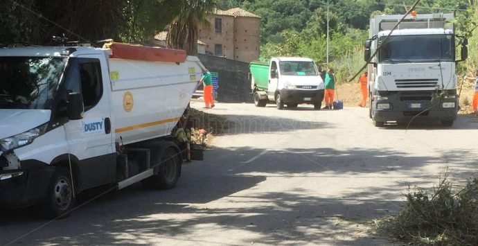 Vibo-Pizzo, qualcosa si muove: ripulito il piazzale della stazione